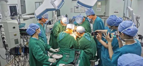 每天开塞露隔天要灌肠,巨结肠危象患儿在首儿所获新生 每天开塞露隔天要灌肠,巨结肠危象患儿在首儿所获新生