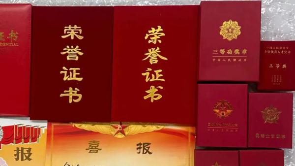 她把家里这样东西藏进书包,拿给老师“炫耀” 她把家里这样东西藏进书包,拿给老师“炫耀”