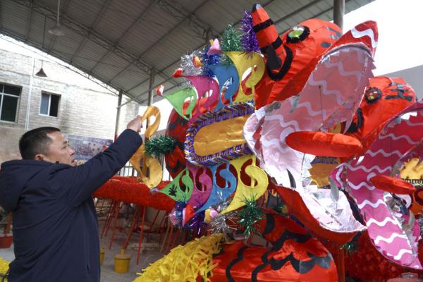 贵州石阡：仡佬毛龙赶制忙