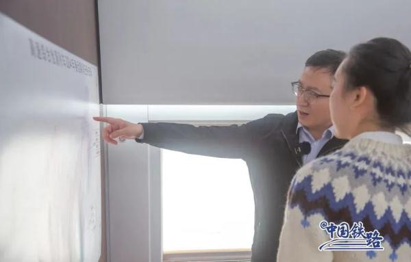 探秘！复兴号“黄医生”长什么样？