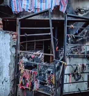 上海一居民家中突发火灾，邻居叫苦连天：全是杂物，蟑螂、老鼠到处跑……