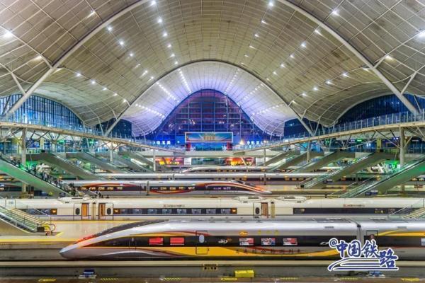 探秘！复兴号“黄医生”长什么样？