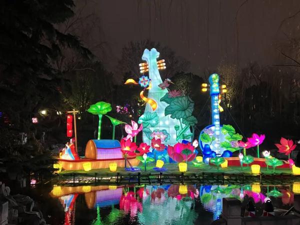 抢先看！趵突泉龙年迎春花灯安装完成，大年初一正式迎宾