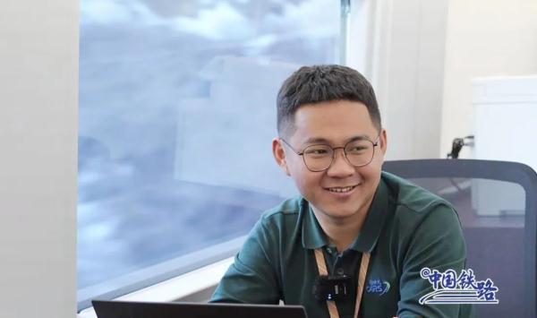 探秘！复兴号“黄医生”长什么样？