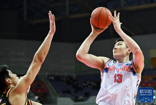 CBA常规赛：江苏肯帝亚不敌新疆伊力特