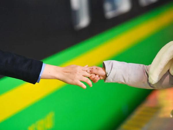 春运火车站的这组老照片,哪一张最让你感动? 春运火车站的这组老照片,哪一张最让你感动?