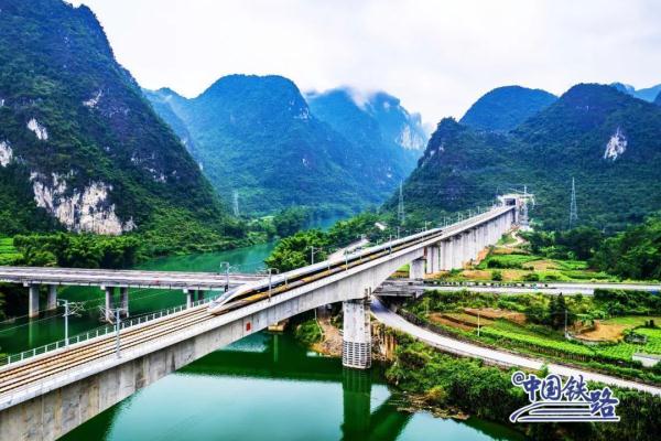 探秘！复兴号“黄医生”长什么样？