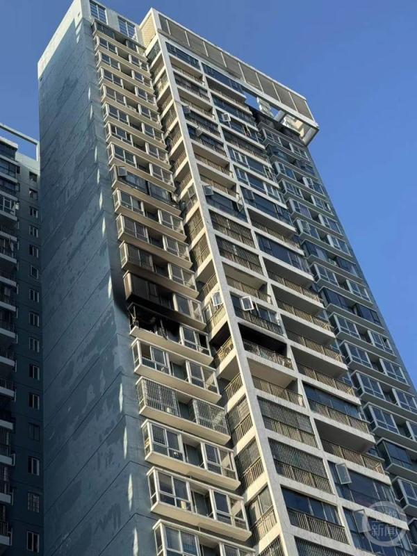 贵阳一小区放烟花引发火灾致七旬老人身亡，家属：消防栓用不了
