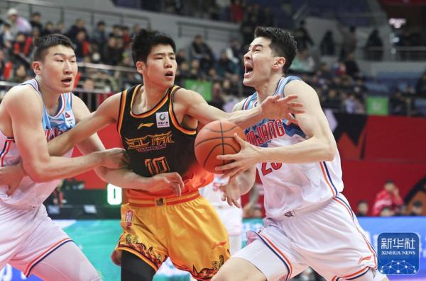CBA常规赛：江苏肯帝亚不敌新疆伊力特
