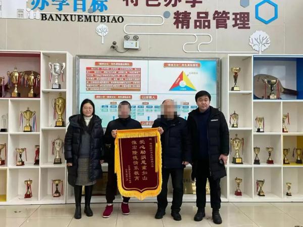 心细如发！班主任多看一眼，救了学生一命！