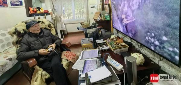 从俄罗斯方块“入坑”，88岁老人玩游戏获吉尼斯纪录