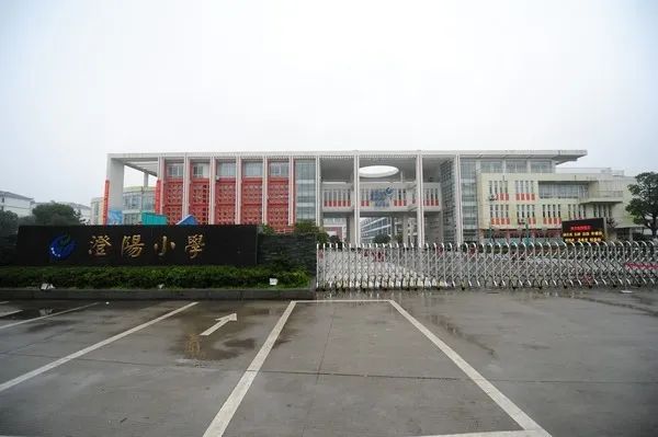 心细如发！班主任多看一眼，救了学生一命！