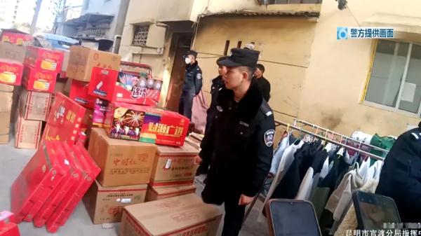在昆明租个仓库就想卖烟花?查处! 在昆明租个仓库就想卖烟花?查处!