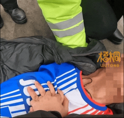 别着急!您的外卖小哥可能正在救人! 别着急!您的外卖小哥可能正在救人!