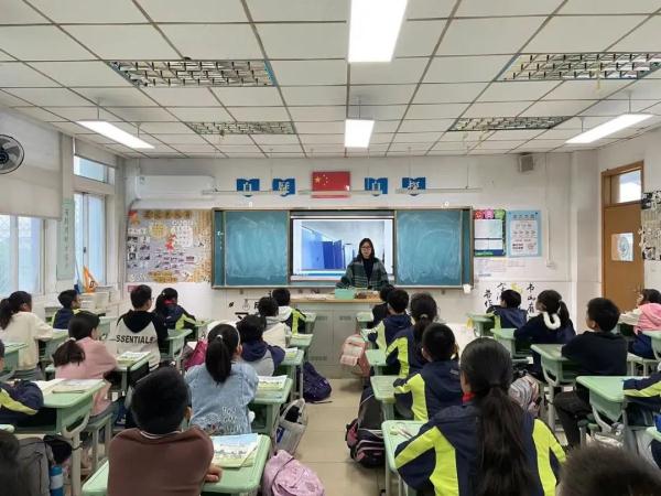 心细如发！班主任多看一眼，救了学生一命！
