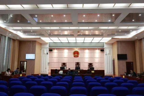 男子无证醉驾上高速，还逆行？法院判了