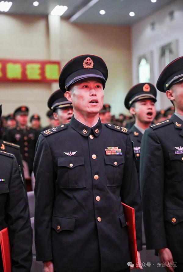 高级军士晋升！少尉排长授衔
