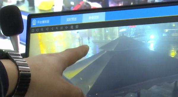 贵阳车主停车一小时，车内贵重物品不见了！年关了千万注意→