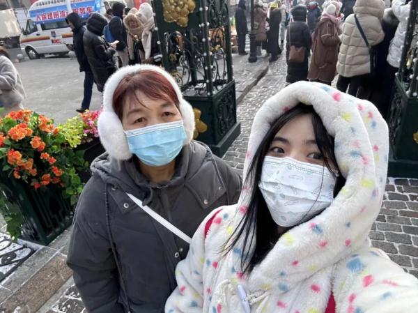 “我不是小孩”重回哈尔滨！她和“滑梯大哥”又见面了……