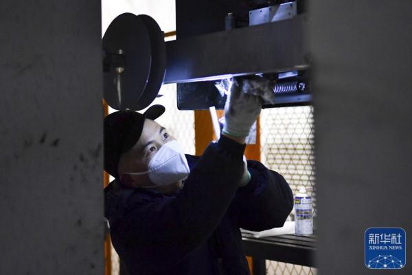 新华全媒+｜“小站”忙迎客 春运气象新