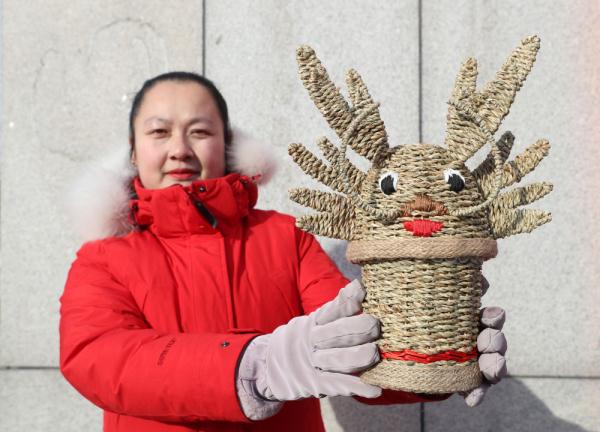 新春走基层丨芦苇变身记