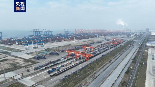 1月份西部陆海新通道班列运输货物8万标箱 同比增长39% 1月份西部陆海新通道班列运输货物8万标箱 同比增长39%
