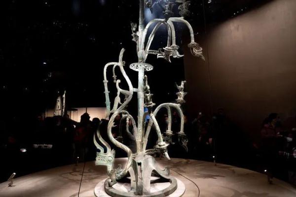 “虎头虎脑”“猪里猪气”，这竟是三星堆的“龙”？