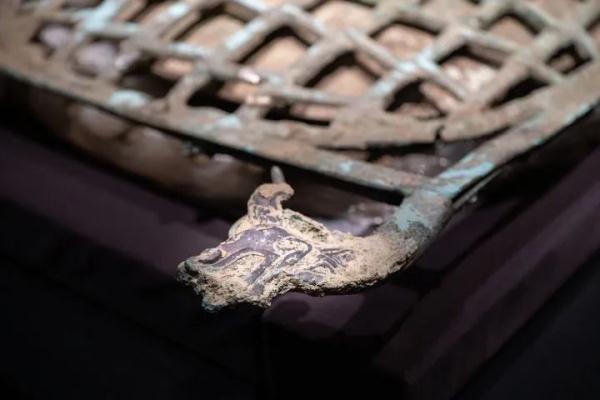 “虎头虎脑”“猪里猪气”，这竟是三星堆的“龙”？