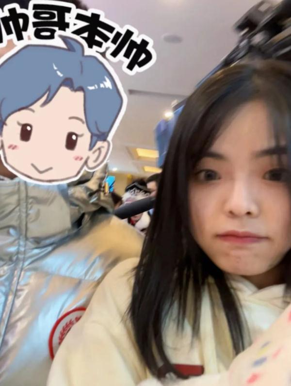 “我不是小孩”重回哈尔滨！她和“滑梯大哥”又见面了……