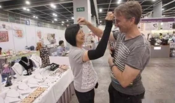 香港TVB“最强老外龙套”河国荣 烧炭亡