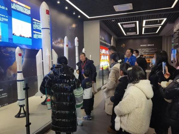 真来了!清华推出免费官方游学,还有多所高校持续开放…… 真来了!清华推出免费官方游学,还有多所高校持续开放……