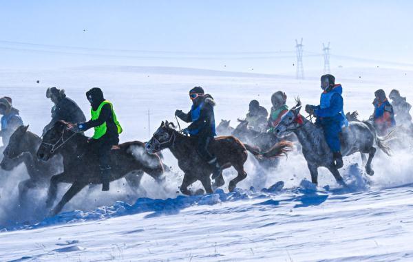 十四冬火炬传递活动举行 全冬圣火照耀活力内蒙古