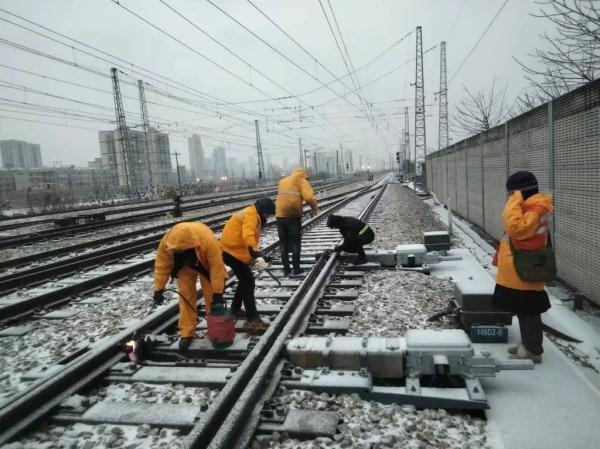 广铁今明20趟列车停运，部分列车晚点，铁路部门提醒