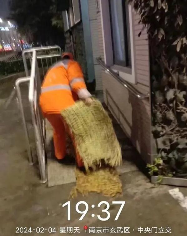除冰雪,保通畅!他们通宵守护“宁” 除冰雪,保通畅!他们通宵守护“宁”