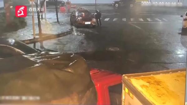 小区15辆车轮胎被扎,监控拍下全程!嫌疑人:我完全没印象 小区15辆车轮胎被扎,监控拍下全程!嫌疑人:我完全没印象