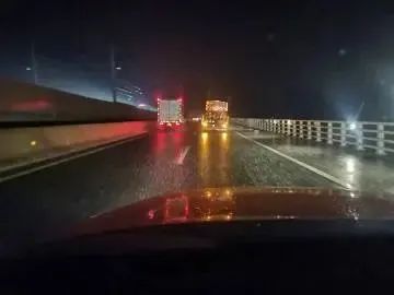 除冰雪,保通畅!他们通宵守护“宁” 除冰雪,保通畅!他们通宵守护“宁”