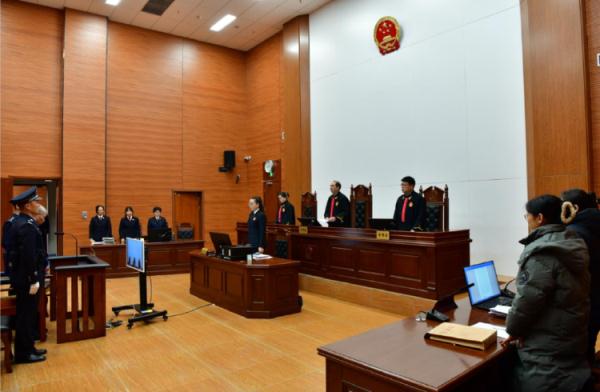 男子伙同他人杀害与母亲同居村民及其9岁女儿 被判死刑 男子伙同他人杀害与母亲同居村民及其9岁女儿 被判死刑