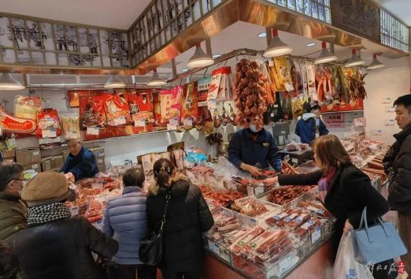 临近过年，上海冷清、“人少”？记者实地探访发现……