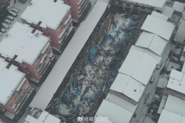 湖南益阳南县一集贸市场局部垮塌 1人抢救无效死亡