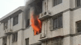 这习惯致命！上海一住宅突发火灾，过火面积仅2平方米，67岁男子死亡