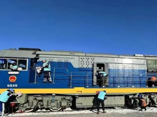 青春力量在风雪春运中集结！