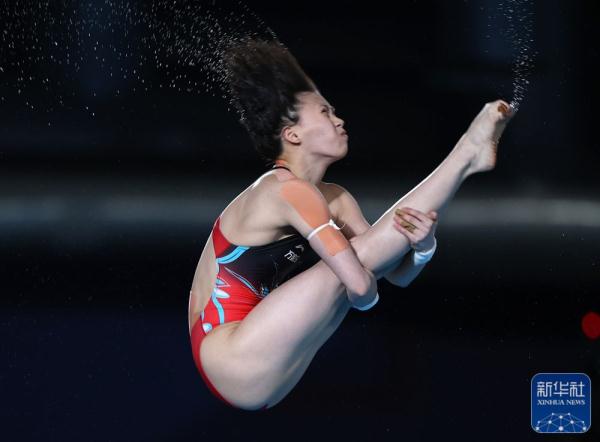 游泳世锦赛|全红婵获女子10米台冠军 陈芋汐摘银 游泳世锦赛|全红婵获女子10米台冠军 陈芋汐摘银