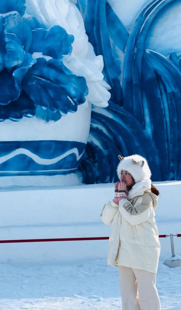 雪博会惊现“青花瓷”,网友:哈尔滨是懂审美的 雪博会惊现“青花瓷”,网友:哈尔滨是懂审美的