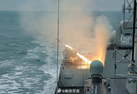 舰炮轰鸣！看多型战舰海上练兵