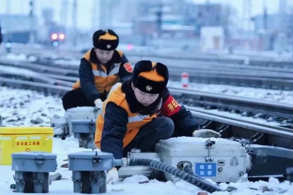 青春力量在风雪春运中集结！