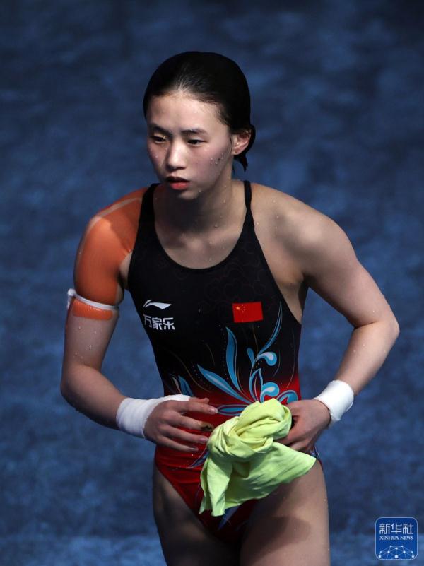 游泳世锦赛|全红婵获女子10米台冠军 陈芋汐摘银 游泳世锦赛|全红婵获女子10米台冠军 陈芋汐摘银
