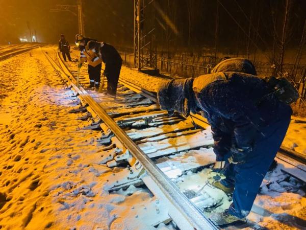 青春力量在风雪春运中集结！