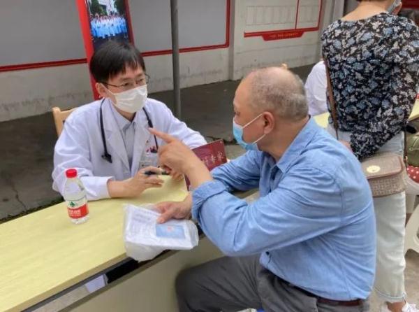这趟航班延误20分钟，乘客为何却在鼓掌