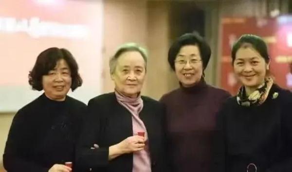 突传噩耗！她走了……作品影响一代人，与上海缘分深厚