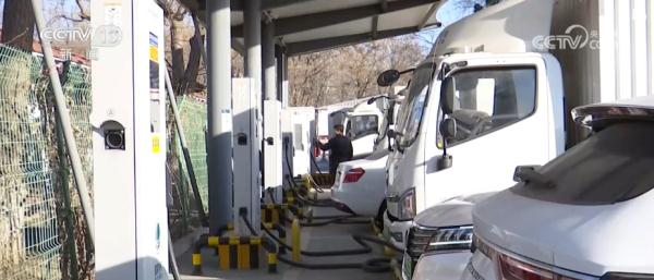 移动充电车、应急充电舱……精准科学布局缓解“充电潮汐” 移动充电车、应急充电舱……精准科学布局缓解“充电潮汐”